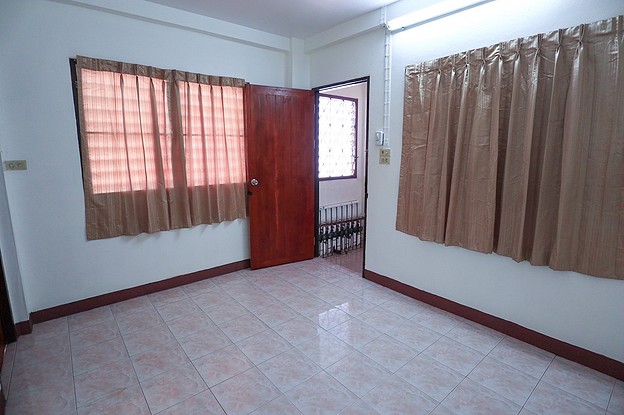 Condo · Bang Phli — photo 3