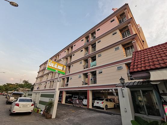Condo · Phra Khanong, bangkok — photo 1