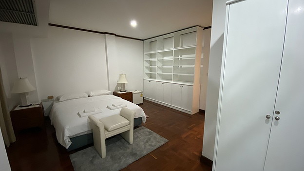Condo · Bang Rak, bangkok — photo 1
