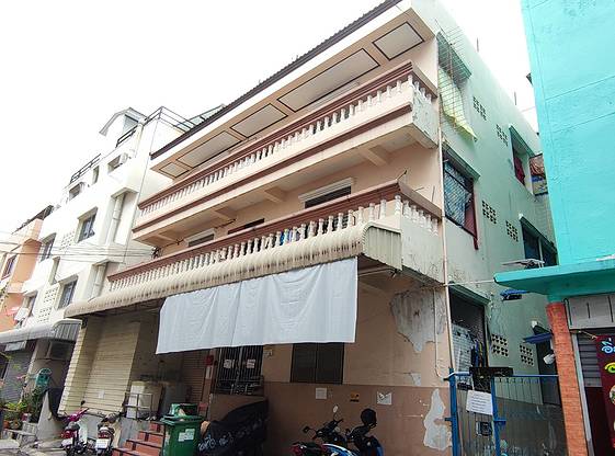 Condo · Wang Thonglang, bangkok — photo 1