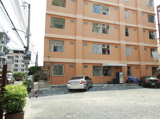 Condo · Wang Thonglang, bangkok — photo 1