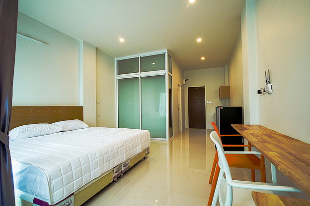 Condo — photo 2