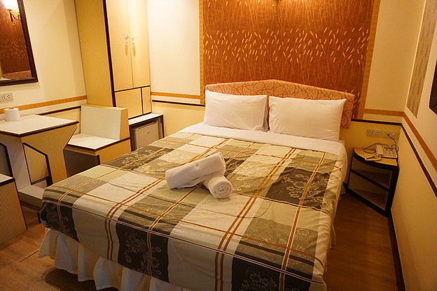 Condo · Khlong Toei, bangkok — photo 2