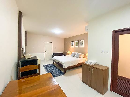 Condo — photo 1