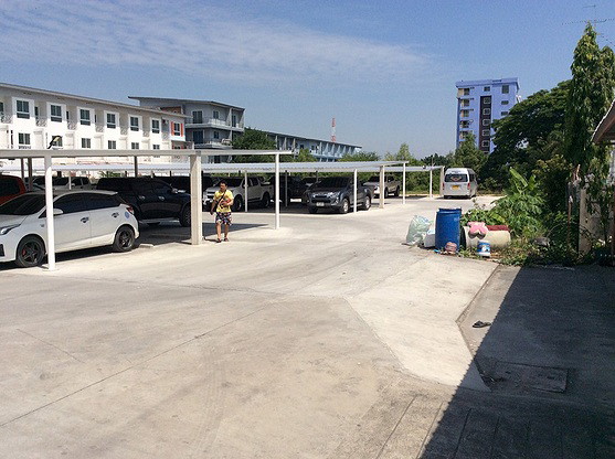 Condo · Mueang Chon Buri, chon_buri — photo 3
