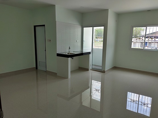 Condo — photo 1