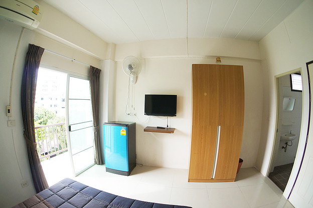 Condo · Mueang Chon Buri, chon_buri — photo 2