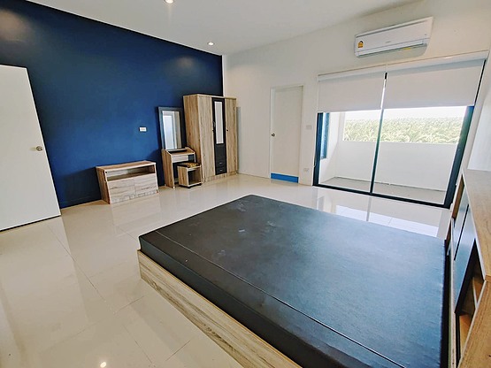 Condo — photo 2