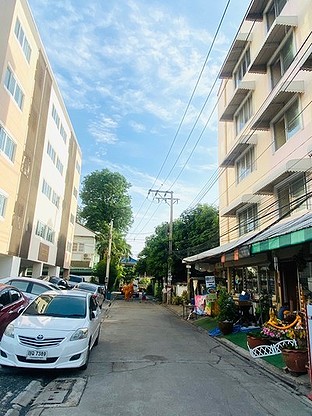 Condo · Khan Na Yao, bangkok — photo 2