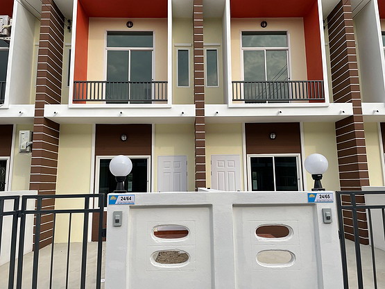 Condo — photo 2