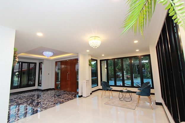 Condo — photo 5