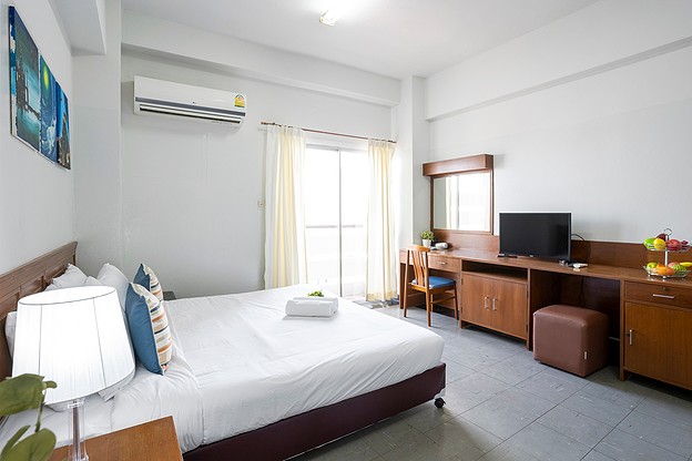 Condo · Huai Khwang, bangkok — photo 4
