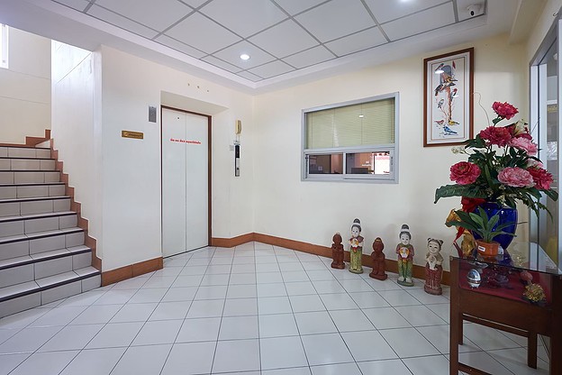 Condo · Wang Thonglang, bangkok — photo 4