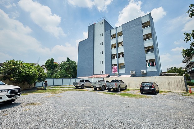 Condo · Wang Thonglang, bangkok — photo 3