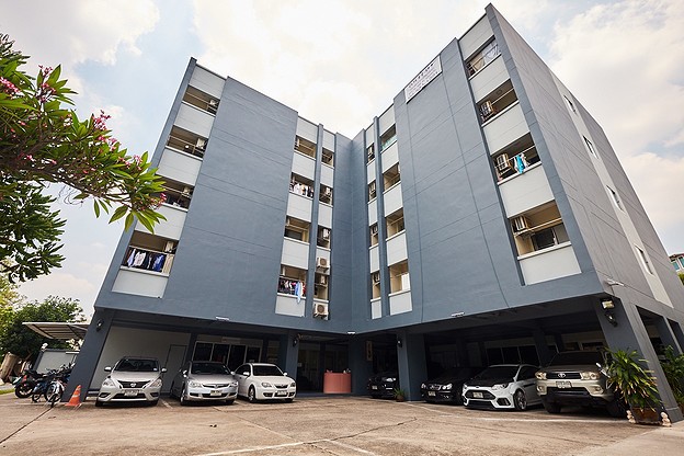 Condo · Wang Thonglang, bangkok — photo 2