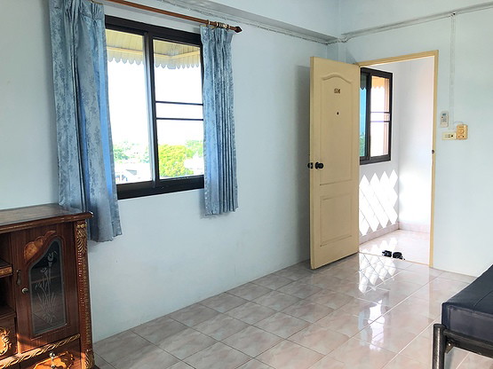 Condo — photo 2