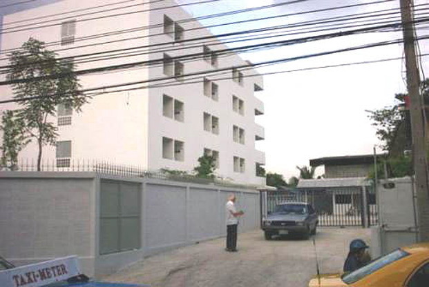 Condo · Huai Khwang, bangkok — photo 1