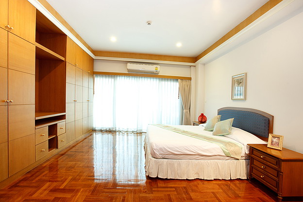 Condo · Watthana, bangkok — photo 2