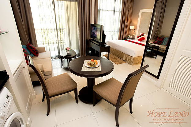 Condo · Khlong Toei, bangkok — photo 2