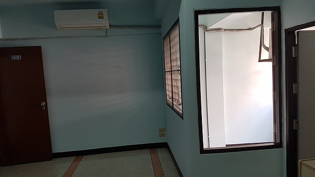 Condo · Huai Khwang, bangkok — photo 1