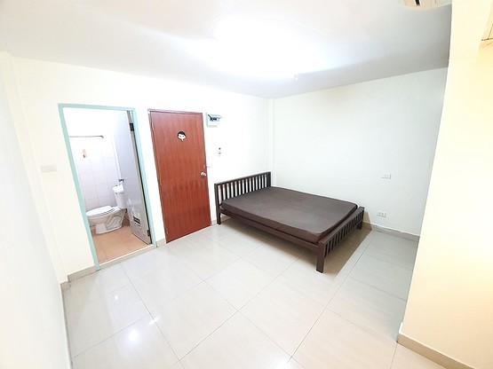 Condo · Bangkok Noi, bangkok — photo 1