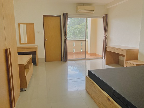Condo · Mueang Chon Buri, chon_buri — photo 1