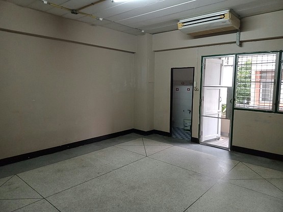 Condo · Huai Khwang, bangkok — photo 2