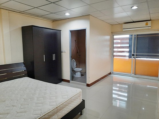 Condo · Watthana, bangkok — photo 1