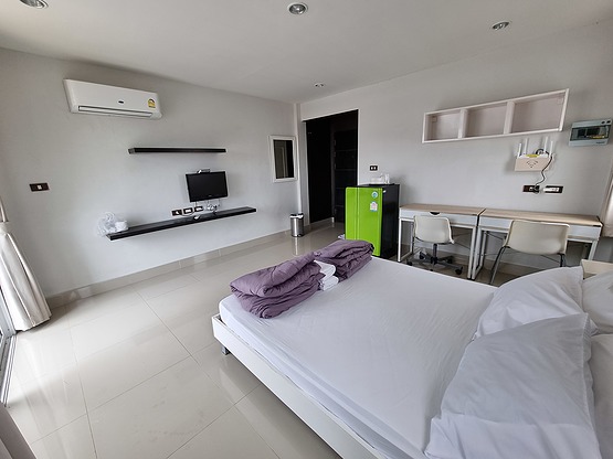 Condo — photo 1