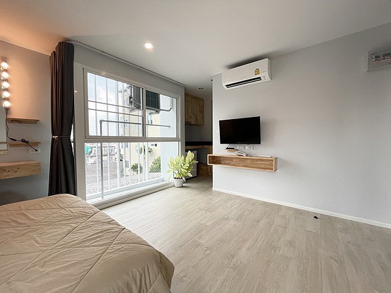 Condo · Huai Khwang, bangkok — photo 4