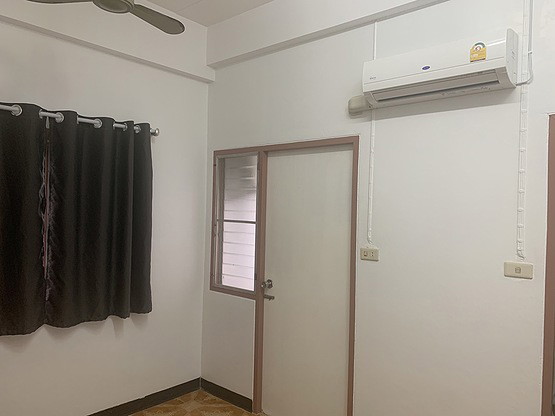 Condo · Wang Thonglang, bangkok — photo 2
