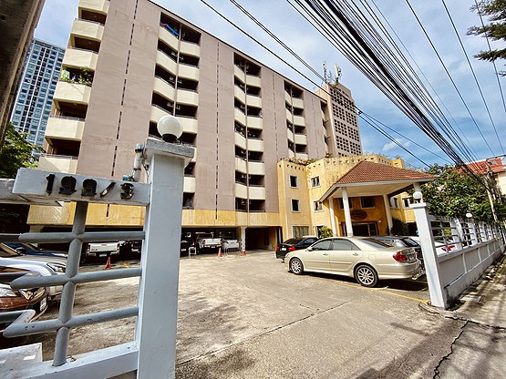 Condo · Thon Buri, bangkok — photo 1