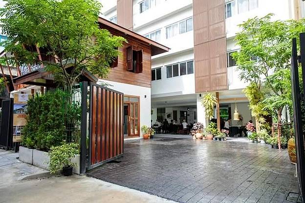 Condo · Bangkok Noi, bangkok — photo 1