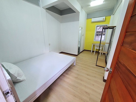Condo · Bangkok Noi, bangkok — photo 1