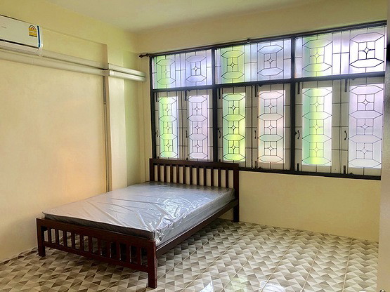 Condo · Pathum Wan, bangkok — photo 1