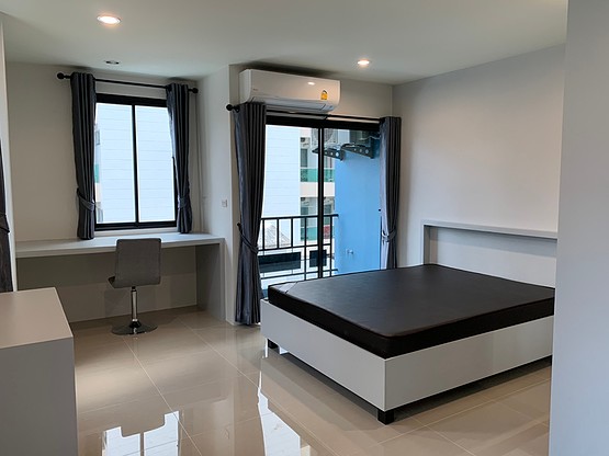 Condo · Huai Khwang, bangkok — photo 4