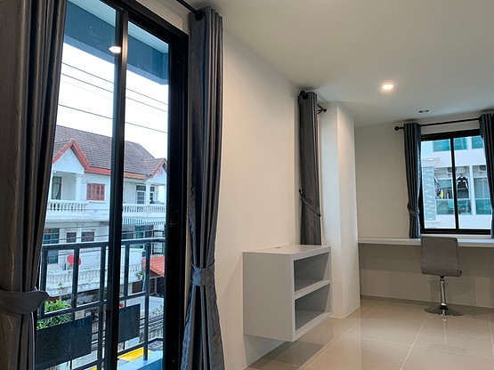 Condo · Huai Khwang, bangkok — photo 2