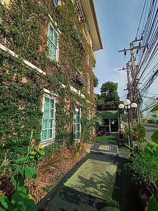 Condo · Wang Thonglang, bangkok — photo 2