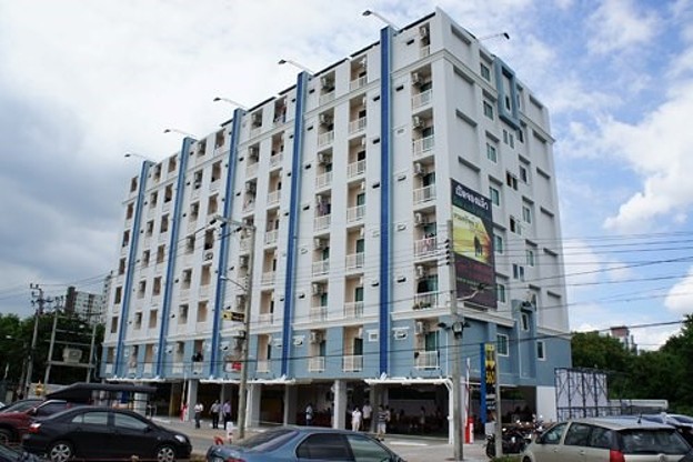 Condo · Huai Khwang, bangkok — photo 1