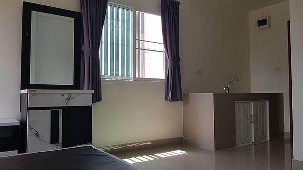 Condo · Huai Khwang, bangkok — photo 3