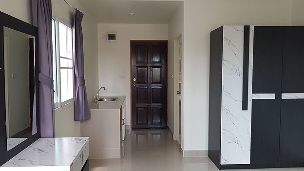 Condo · Huai Khwang, bangkok — photo 2
