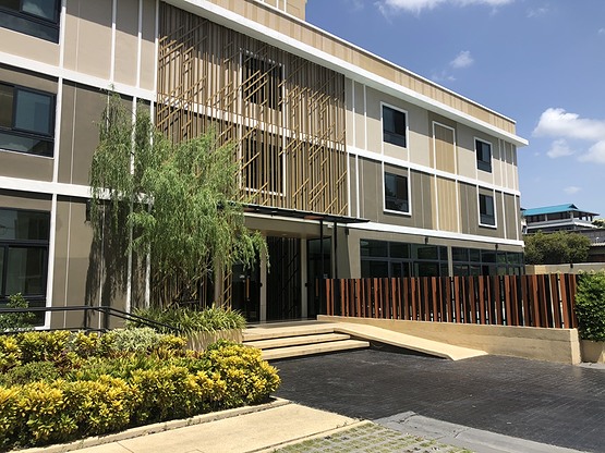 Condo · Thon Buri, bangkok — photo 1