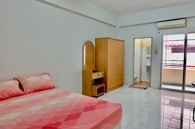 Condo — photo 3