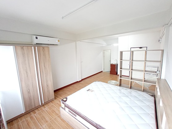 Condo · Khlong San, bangkok — photo 1
