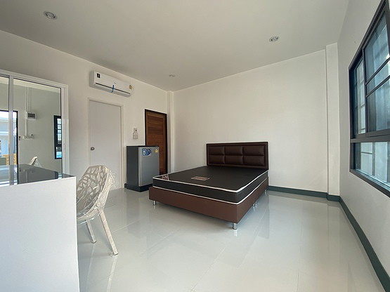 Condo — photo 2
