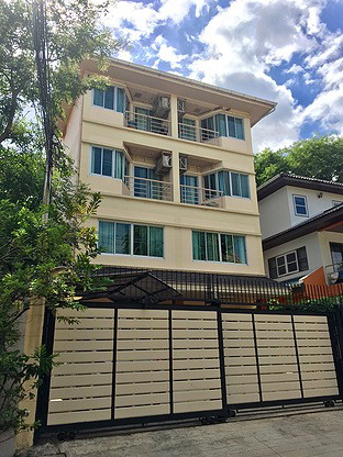 Condo · Phra Khanong, bangkok — photo 2