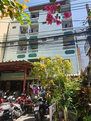Condo · Huai Khwang, bangkok — photo 1