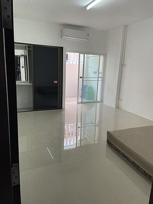 Condo — photo 1