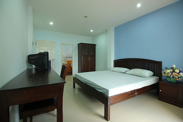 Condo — photo 3
