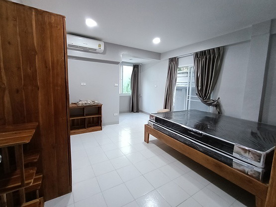 Condo · Khlong Toei, bangkok — photo 2